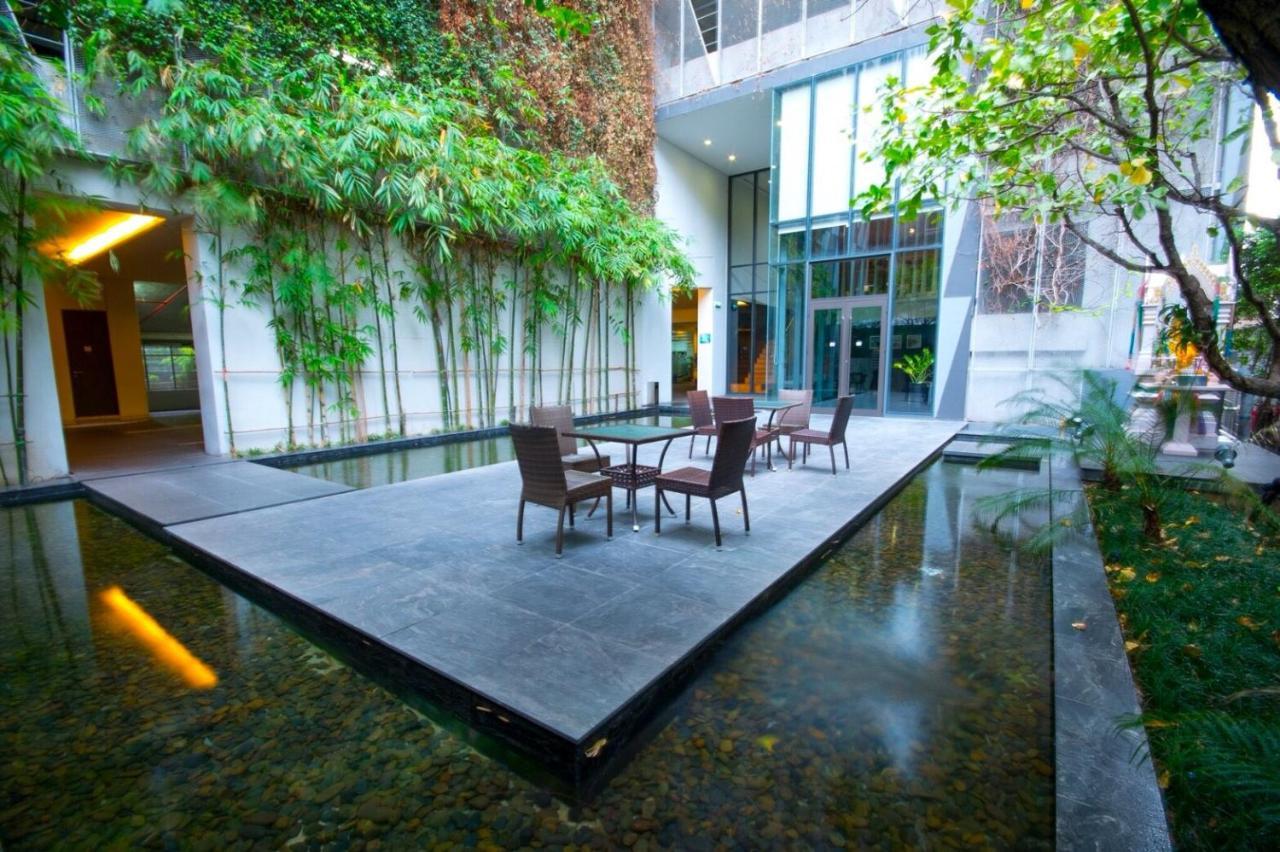Boonrumpa Accommodation Bangkok Exterior photo