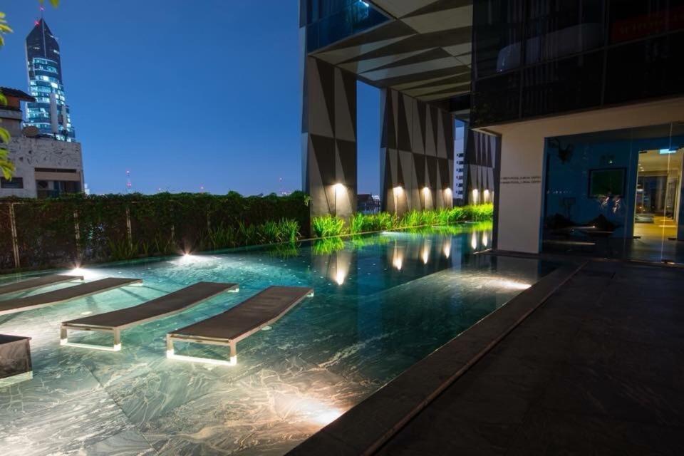 Boonrumpa Accommodation Bangkok Exterior photo
