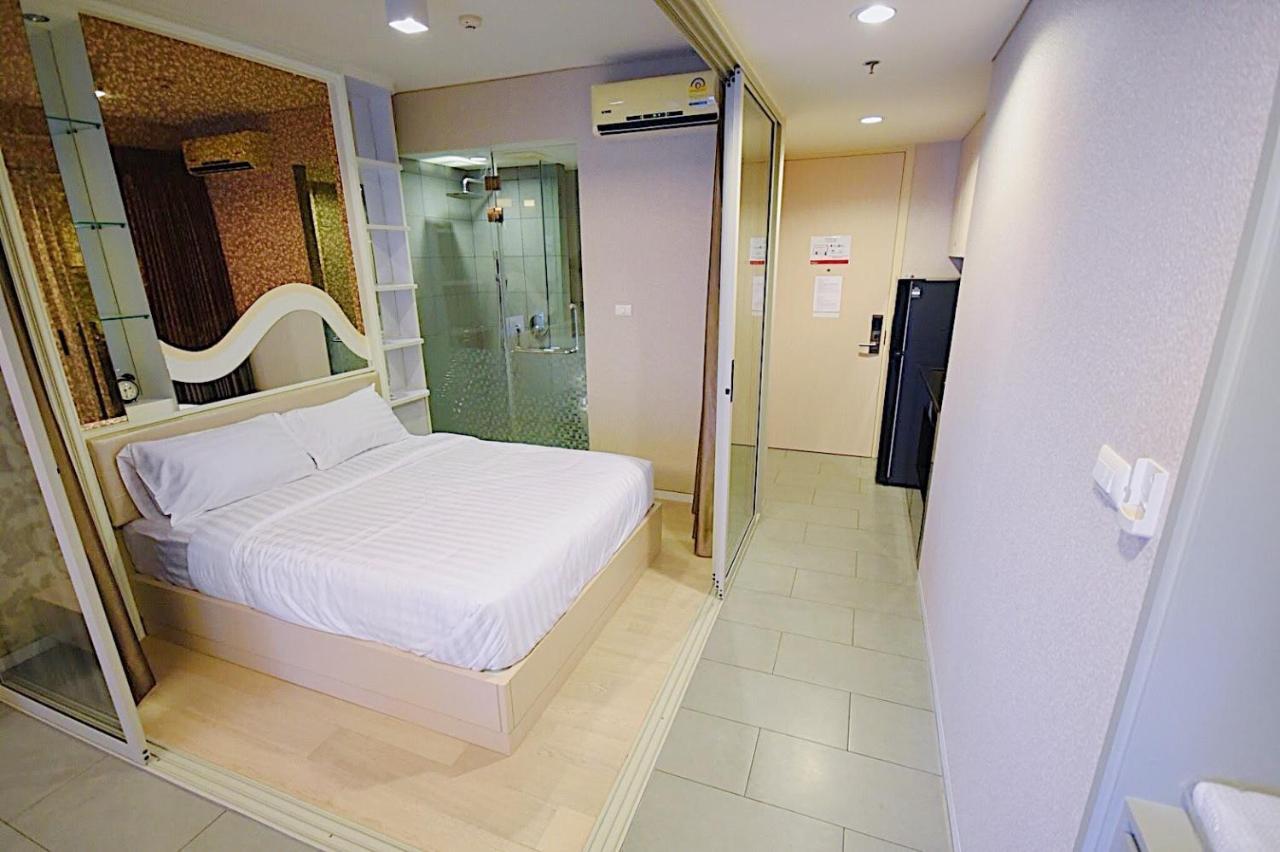 Boonrumpa Accommodation Bangkok Exterior photo